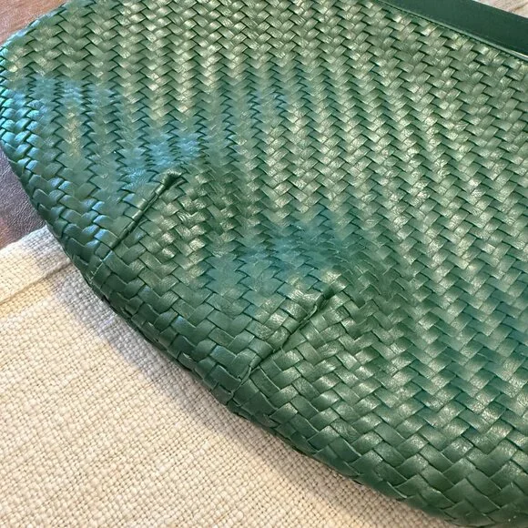 Clare V Moyen Messenger Bag in Evergreen Green Woven Zig Zag - Picture 13 of 16